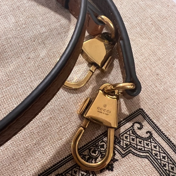 Gucci Diana Small Tote - Picture 9 of 11